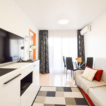 Schöne Wohnung mit Pool , Wi-Fi und privat Garage Torrevieja Exterior foto