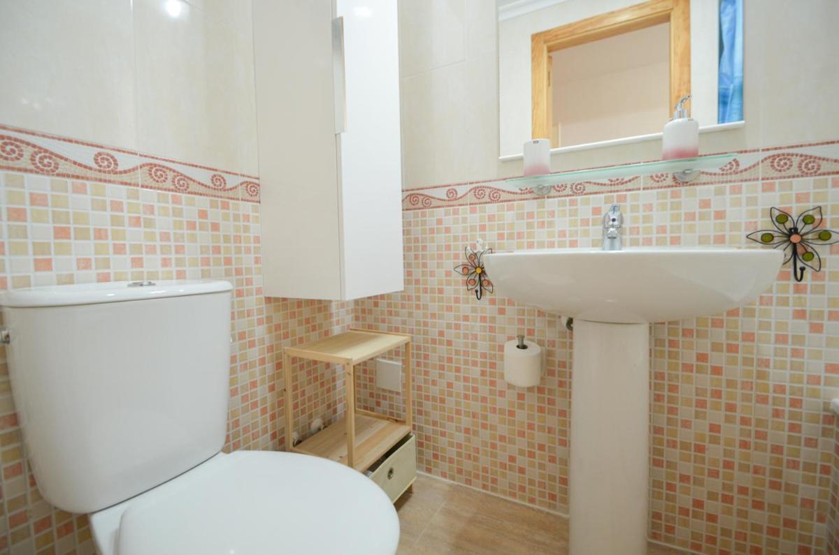 Schöne Wohnung mit Pool , Wi-Fi und privat Garage Torrevieja Exterior foto