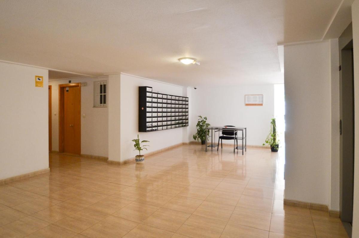 Schöne Wohnung mit Pool , Wi-Fi und privat Garage Torrevieja Exterior foto