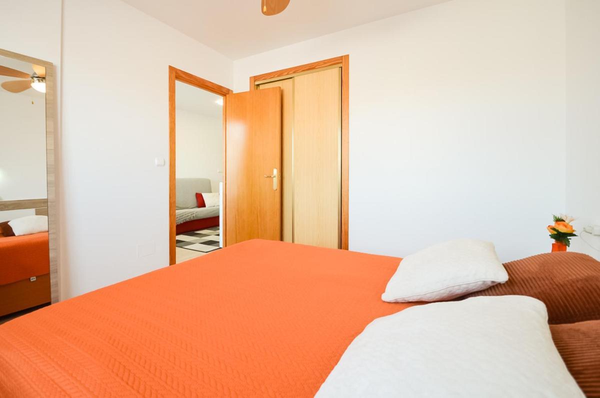 Schöne Wohnung mit Pool , Wi-Fi und privat Garage Torrevieja Exterior foto